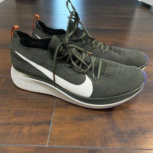 Nike Zoom Fly Flyknit Size 10